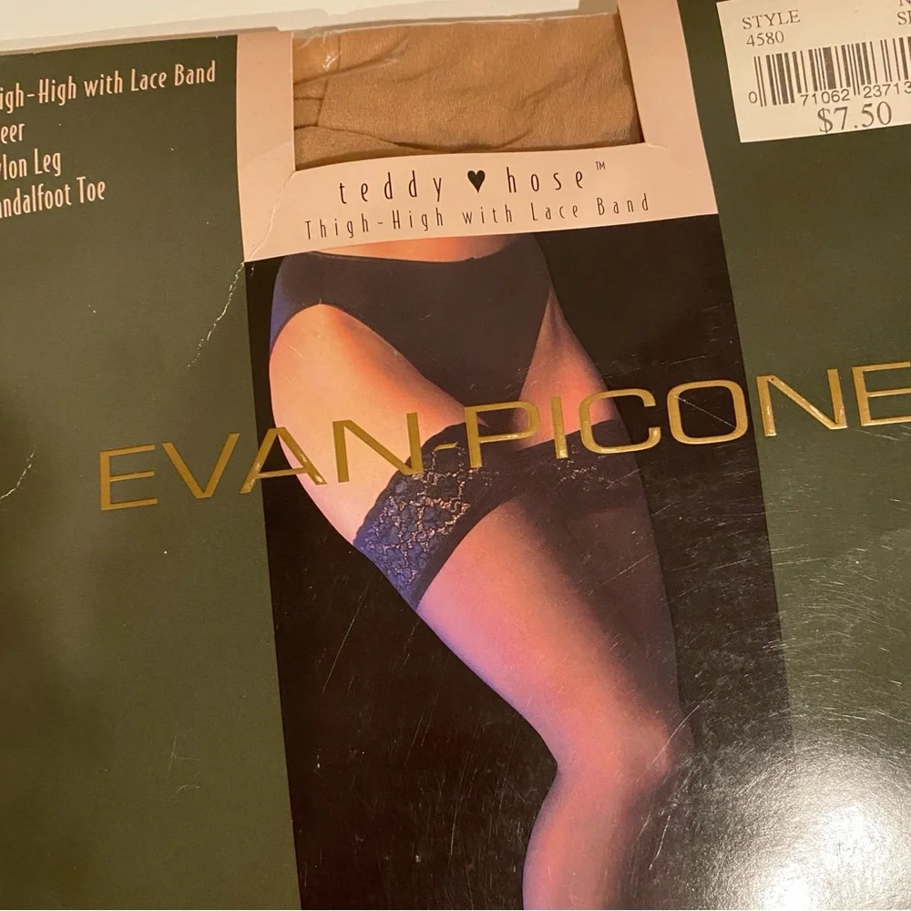 Evan Picone Vintage NWT Nude Teddy Hose Thigh High with‎ Lace Band